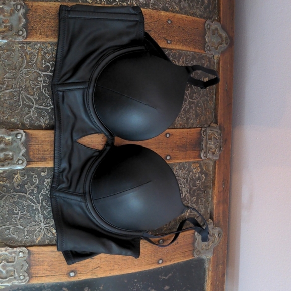 Faux leather bra - Picture 1 of 3